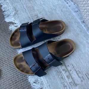 Birkenstock Arizona in black — size 38